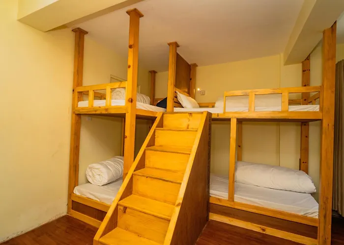 Aashraya Hotel 2*