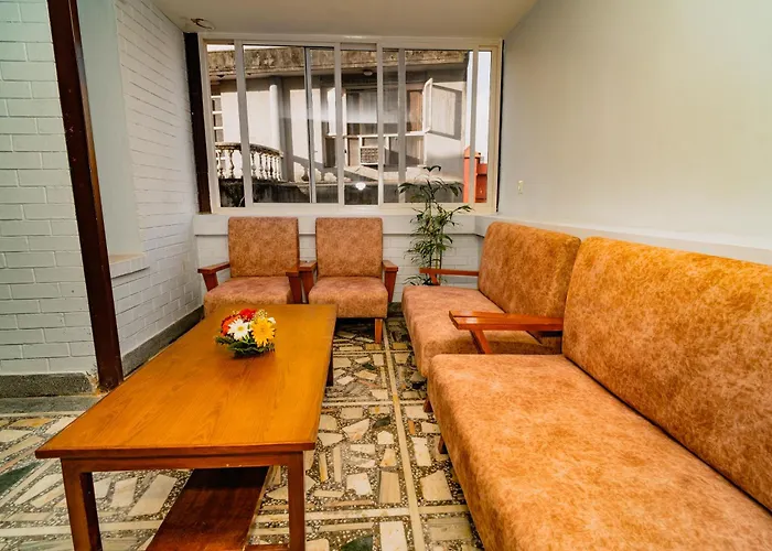 Hotel Aashraya 2*