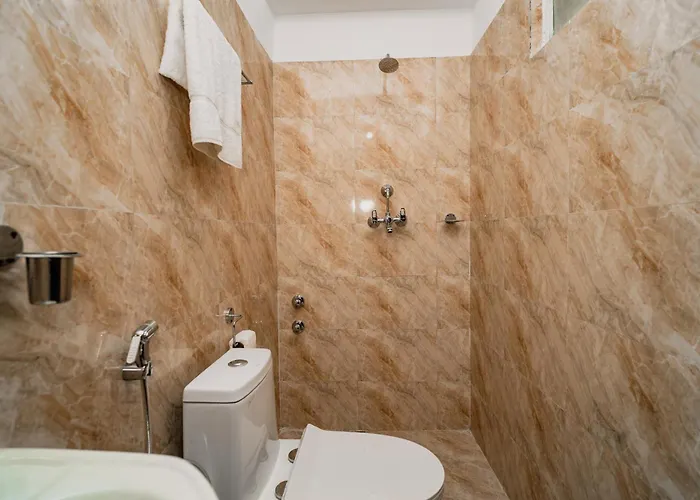Hotel Aashraya 2*
