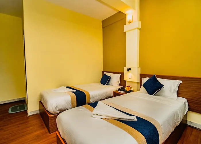Aashraya Hotel 2*