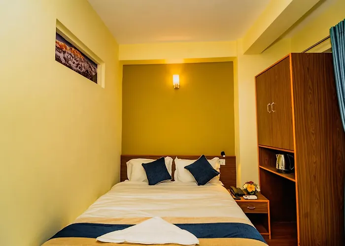 Aashraya Hotel