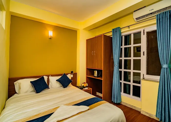 Hotel Aashraya