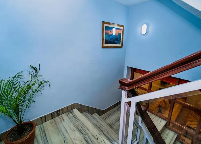 Aashraya Hotel 2*