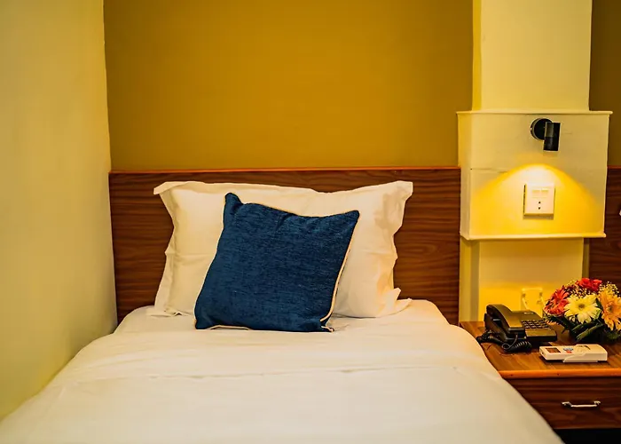 Hotel Aashraya 2*
