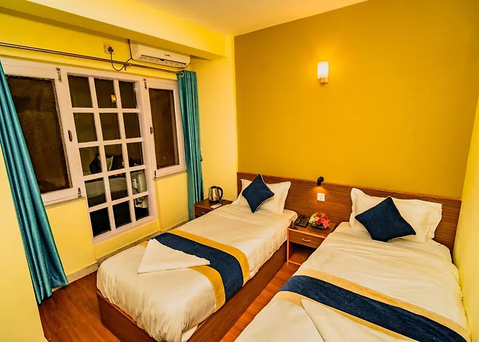 Hotel Aashraya 2*